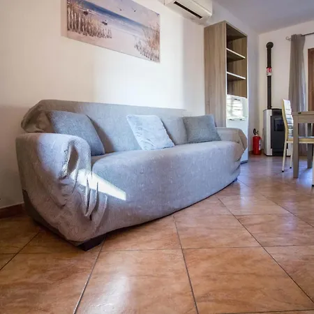 Daire Guesthost - La Rosa Dei Venti Flats With Veranda Olbia