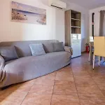 Apartamento Guesthost - La Rosa Dei Venti Flats With Veranda *