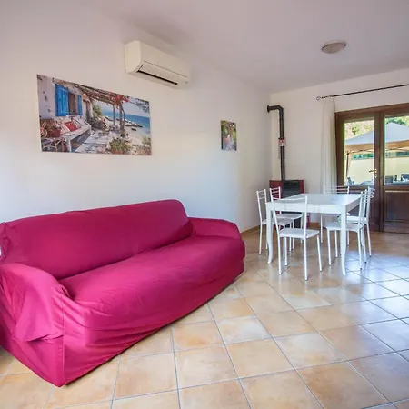 Guesthost - La Rosa Dei Venti Flats With Veranda *