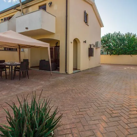 Guesthost - La Rosa Dei Venti Flats With Veranda * Olbia