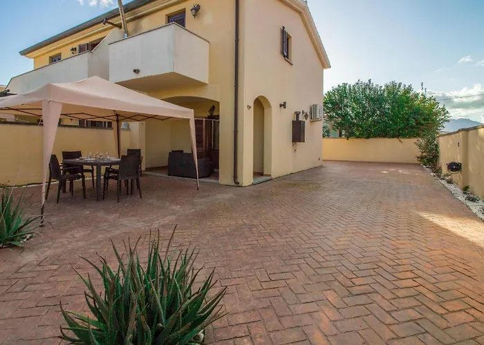 Guesthost - La Rosa Dei Venti Flats With Veranda * Olbia