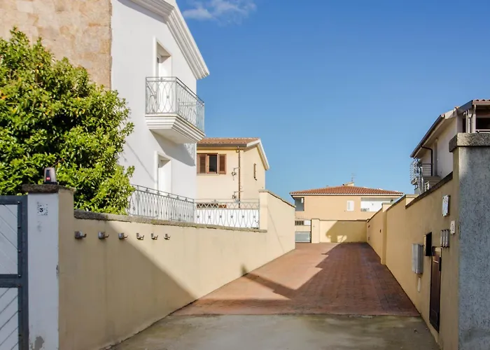 Guesthost - La Rosa Dei Venti Flats With Veranda *