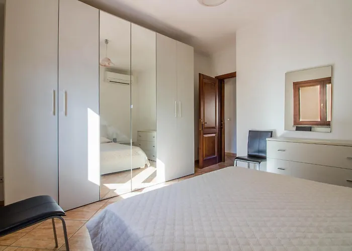 Guesthost - La Rosa Dei Venti Flats With Veranda Apartment *